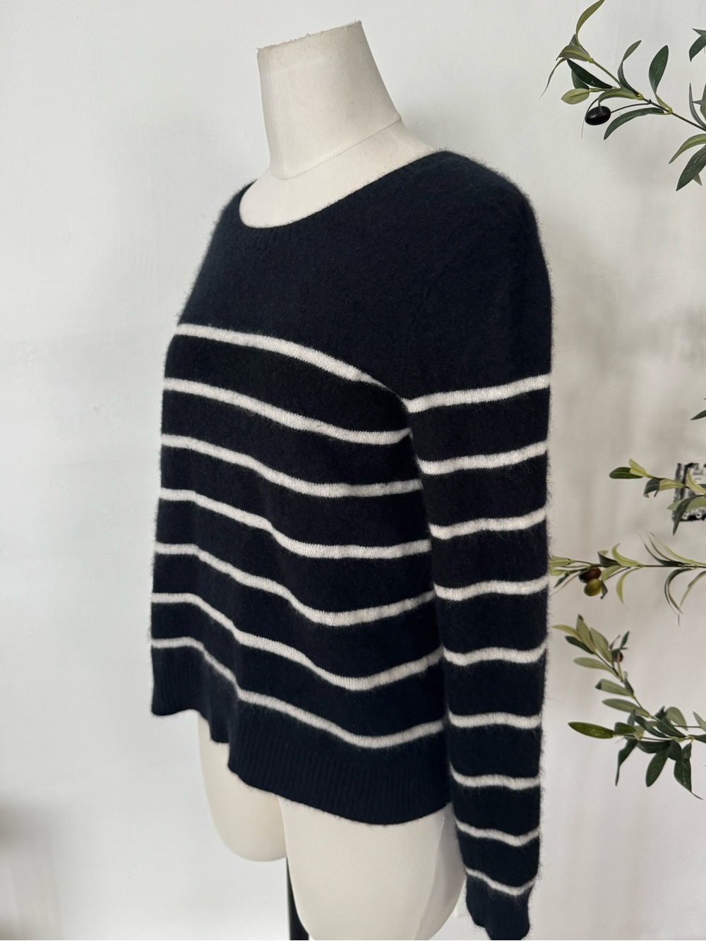 Cashlon 100% Cashmere Black White Stripe Sweater Women’s Large Luxury Knit Soft - Picture 3 of 8